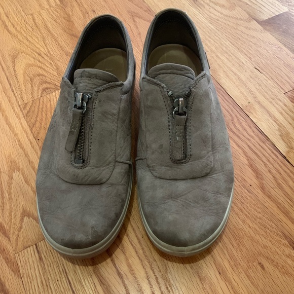 ecco soft 7 zip sneaker